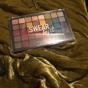 NYX swear by it palette
